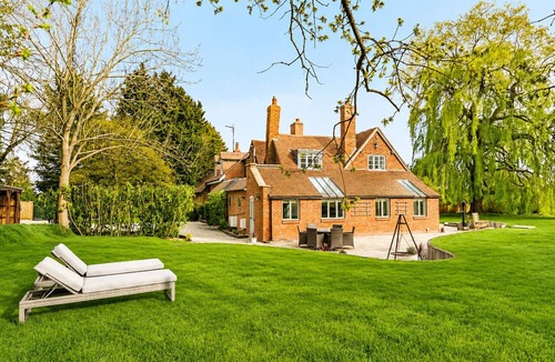 Hanmer House | The Farmhouse | 4-Bed Barn House | Sleeps 8