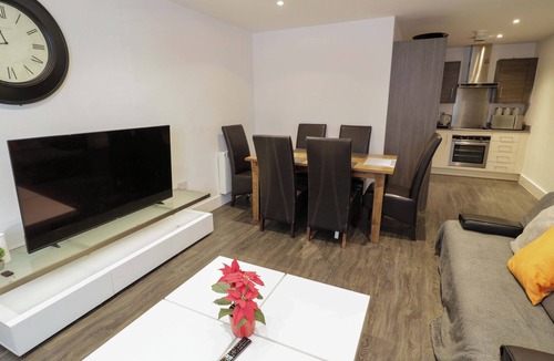 Birmingham City Centre Cottage | THE FOUNDRY APARTMENT, family friendly in Birmingham