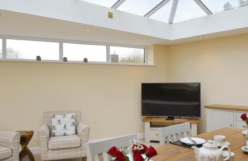 Cayton House | The Gatehouse - Uk2482