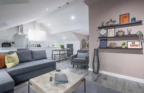 North Shore Apartment | The Gateway Apartment 5