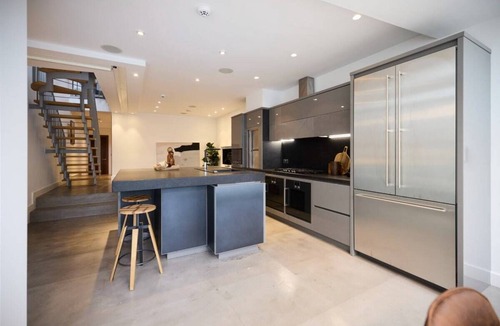 St. Johns Wood Cottage | The Hamilton Gardens Hideaway - Modern 4bdr Home With Garden