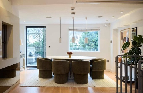 St. Johns Wood Cottage | The Hamilton Gardens Hideaway - Modern 4bdr Home With Garden