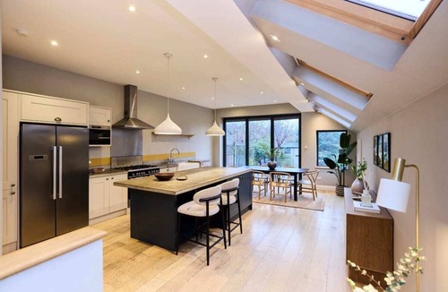 Harlesden Cottage | The Harlesden Haven - Stunning 4bdr With Garden