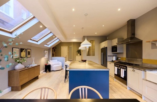 Harlesden Cottage | The Harlesden Haven - Stunning 4bdr With Garden