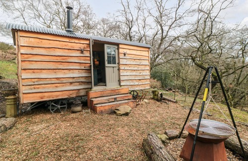 Briggswath Cottage | THE HIDEAWAY, SHEPHERD'S HUT, romantic in Thornton-Le-Dale