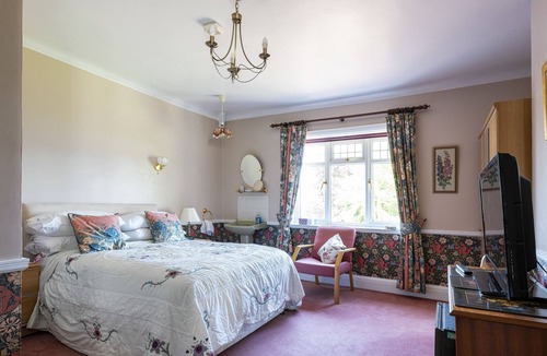 Earls Barton Bed & Breakfast | The Hillcrest