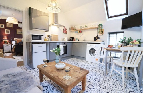 Stamford Apartment | The Loft - 1 BR in the Heart of Stamford, Burghley