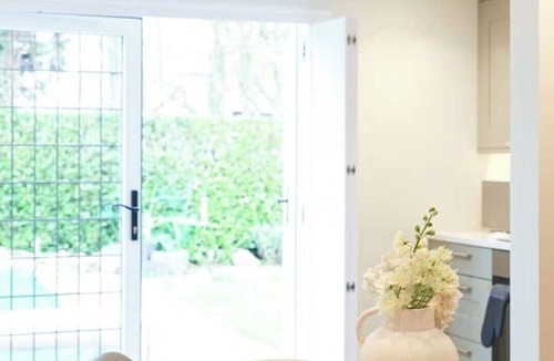 Westoning House | The Luxe Pool HousenLuxury Self Contained 2 Bed Annex with Plunge pool