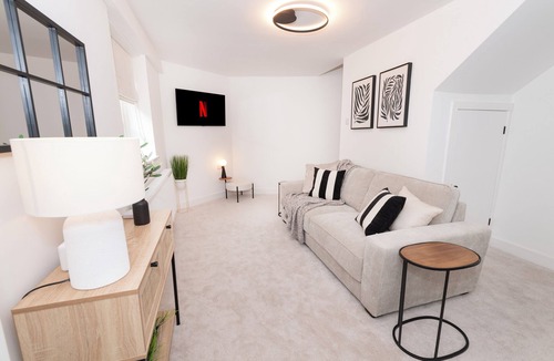 Howden House | The Malt House - Modern & Cosy Town Centre Retreat