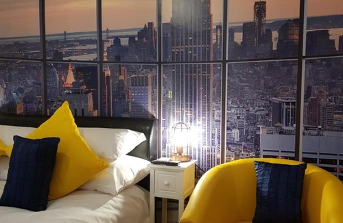 Acomb Apartment | The New Yorker Mini Studio Parking Available