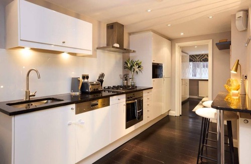 Campden Cottage | The Notting Hill Gate Crib - Relaxing 2bdr House