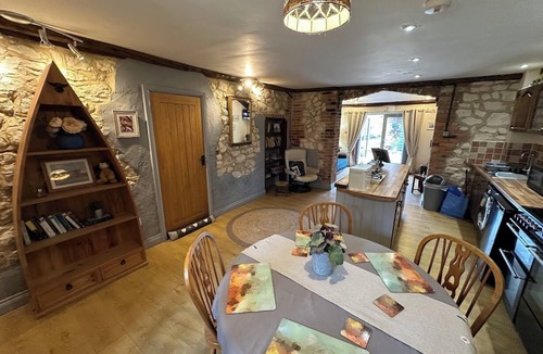 Heacham House | The Old Barn Self Catering Cottage