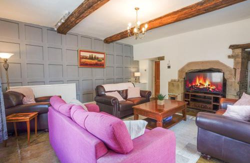 Chapel en le Frith House | The Old Bulls Head