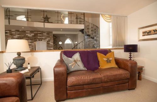Tealby House | The Old Chapel Tealby - Pass the Keys