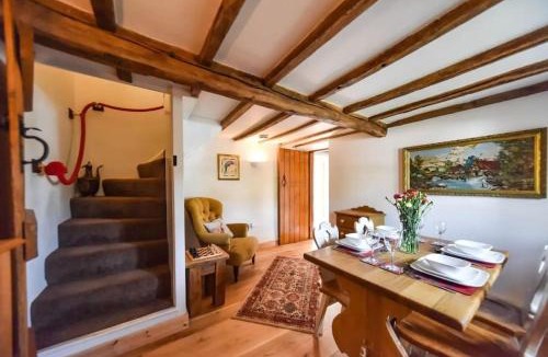 Alfreton House | The Old Horns cottage