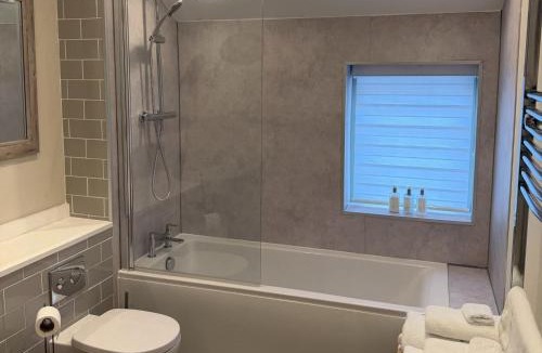 Frampton Hotel | The Old Kings Head