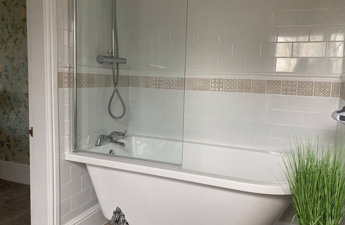 Canwick Hotel | The Old Lodge Guest House