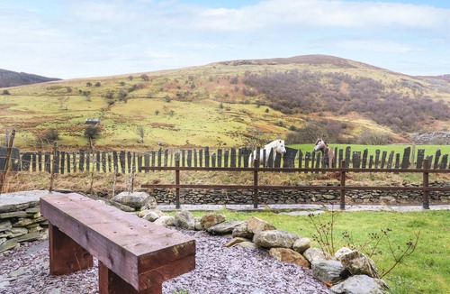 Manod Cottage | THE OLD POST OFFICE, family friendly, with open fire in Penmachno