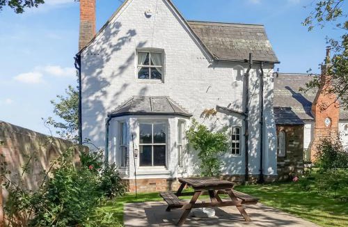 Winestead House | The Old School House