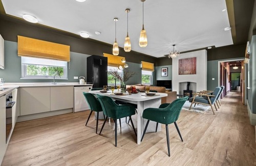 Cambridge House | The Old Station 4BR Retreat Near Cambridge