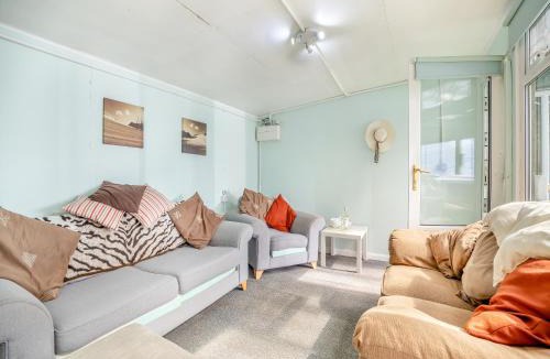 Alford House | The Paddock