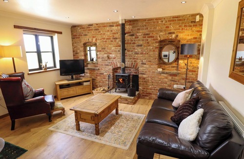 Boston Cottage | The Paw Barn
