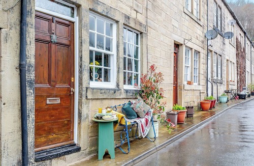 Wadsworth Cottage | The perfect romantic retreat for up to two guests.