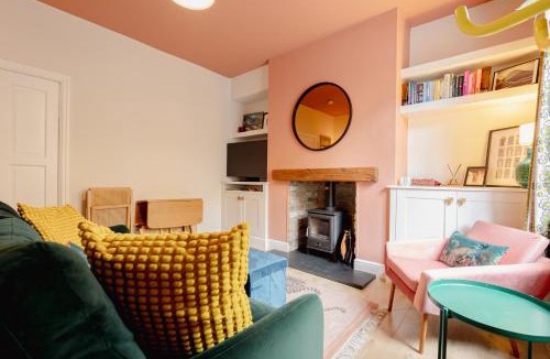 Saltaire Village House | The Pink Door by Salts Mill, Sleeps 4