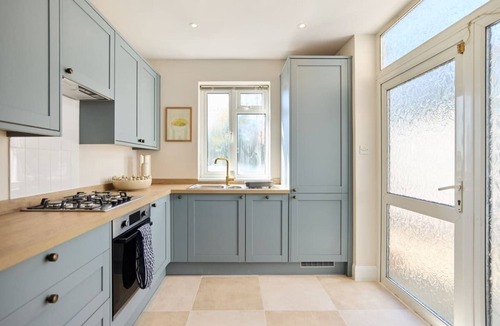Dollis Hill Cottage | The Randall Retreat Spacious 4bdr Home With Garden