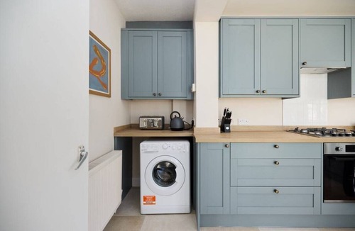 Dollis Hill Cottage | The Randall Retreat Spacious 4bdr Home With Garden