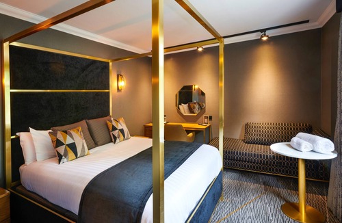Rochdale Hotel | The Royal Toby Hotel