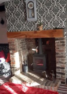 Skegness Apartment | The Saracens Head Old Lounge