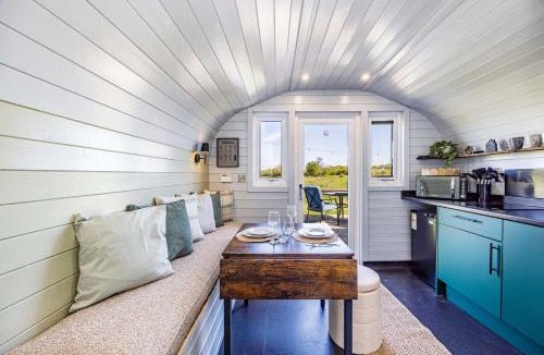Stapleford House | The Secret Meadow - Hottubs Wellness Relaxation