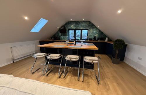 East Norton Apartment | The Silvan Lodge, Peace, Privacy, and Pure calm
