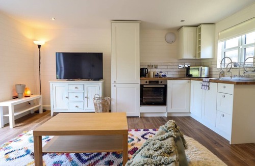 Mold House | The Stables, Tafarn-Y-Gelyn