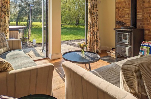 Cratfield Cottage | The Stables - UK50804