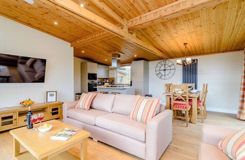 Fotheringhay Cabin | The Wansford, Wansford