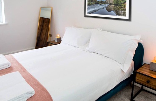 Shipley Apartment | The Weaver Suite at Salts House