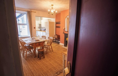 Lincoln House | The White Cottage, central close to Lincoln Castle