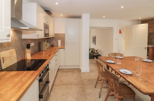 Napton-on-the-Hill Cottage | THE WOODS, with open fire in Napton-On-The-Hill
