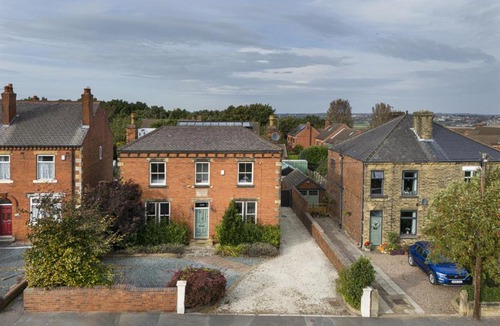 Middlestown House | Thrushley Cottage - sleeps 7 - with roof terrace