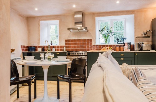 Bulwick House | Thyme Cottage - sleeps 2 guests in 1 bedroom