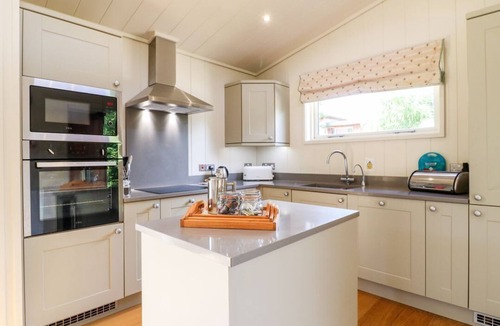 Oakham Cabin | TICKENCOTE, stylish interior, WiFi, Exton