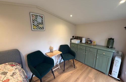 Mapperley Apartment | Tiny home OR Chalet - with toilet & shower room in separate outbuilding