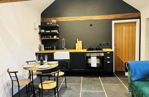 Ranskill House | Torworth - 1 Bed Barn - Sleeps 3 - Hot Tub