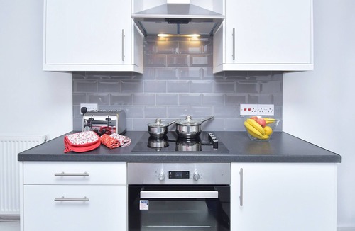 Stoke-on-Trent House | Townhouse @ 543 London Road - Superior Double With TV