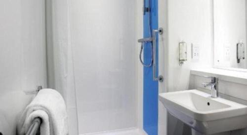 Newborough Hotel | Travelodge Peterborough Eye Green