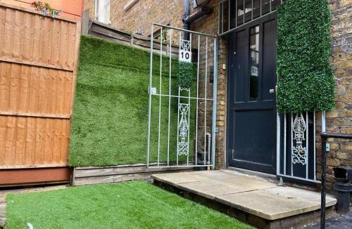 Barbican Apartment | Tree studio apartment Barbican F3
