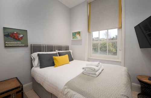 Hampstead Apartment | Trendy Hampstead Flat (RH7)