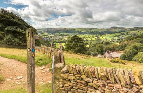 Hope House | Twitchill Farm Cottages, Indoor Heated Pool, Peak District